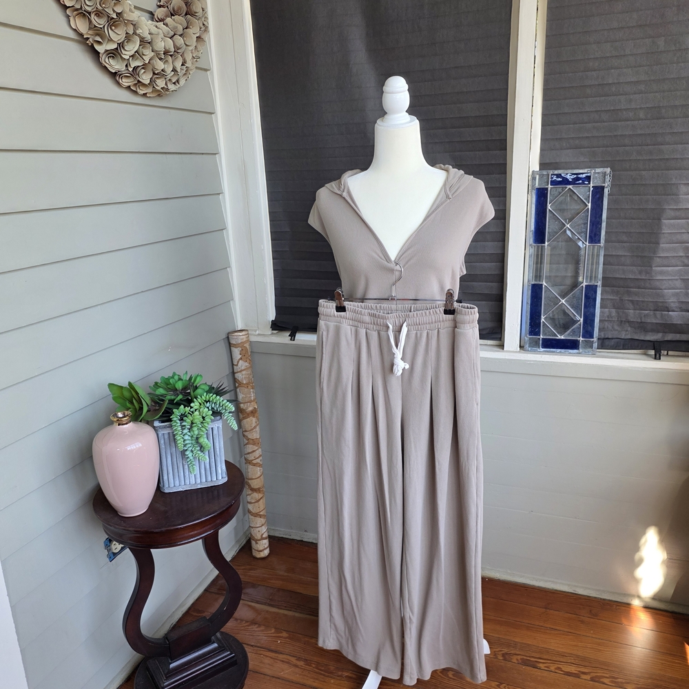 Women’s Lounging pant/top set.